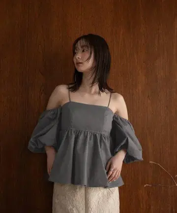 mideal 볼륨 오프숄더 블라우스