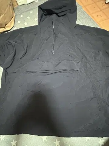 테크 계열 나일론 후드 부착 풀오버 자켓 네이비