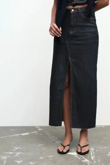 데님 미디 스커트 ZARA 완판 디자인