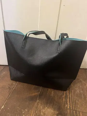 블랙 토트백 터콰이즈 안쪽