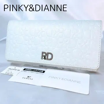 미사용품 PINKY&DIANNE 장지갑 소가죽 화이트 라메 큐빅