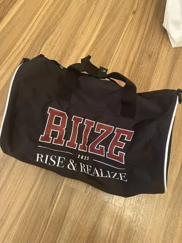 RIIZE 팝업 보스턴 백 미사용
