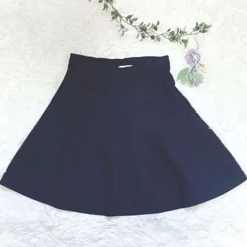쿠미쿄쿠 플레어 스커트 무릎 기장 맨투맨 원단 허리밴딩 스트레치 캐주얼