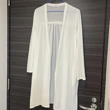 르네 화이트 롱 가디건