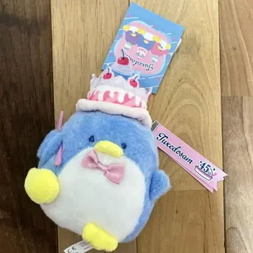 새상품 턱시도샘 45주년 봉제 인형 마스코트 키링 케이크