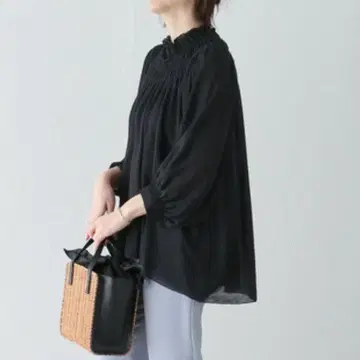 라토타리티 22ss 정가 15,000엔 셔츠 블라우스 넉넉한 블랙 양류