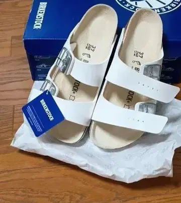 BIRKENSTOCK ARUZONA 화이트 37