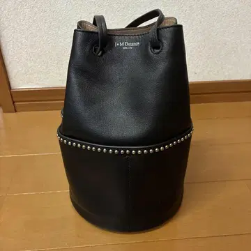 J &M 데이비슨 미니 데이지 스터드 가죽 백