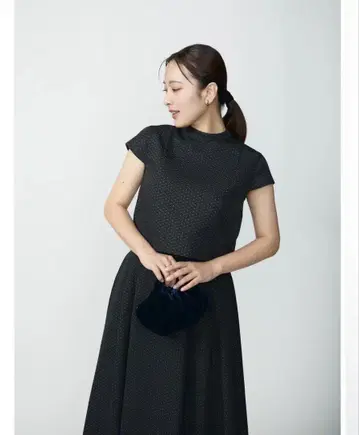 오디레 블로밍 자카드 톱스