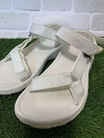 teva 화이트 스포츠 샌들 23.0
