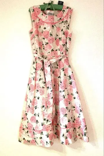 laura ashley 꽃무늬 플레어 허리 리본 원피스