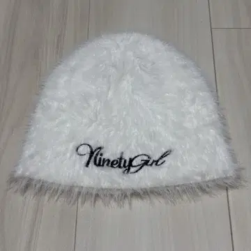 9090 girl Shaggy Beanie 비니