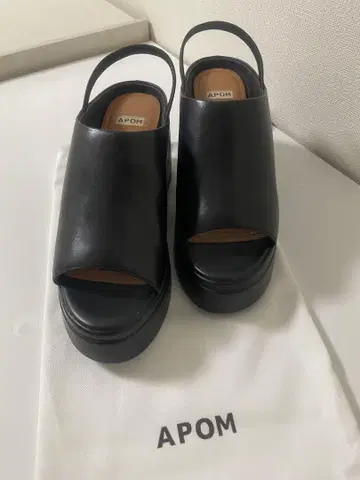 APOM 플랫폼 테드 샌들