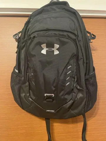 Under Armour 블랙 백팩