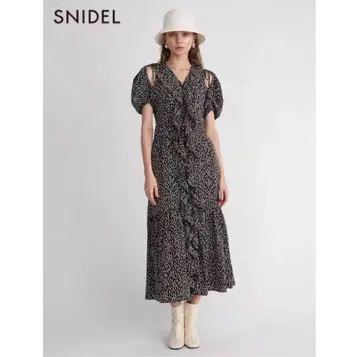 SNIDEL 프릴 오버 원피스