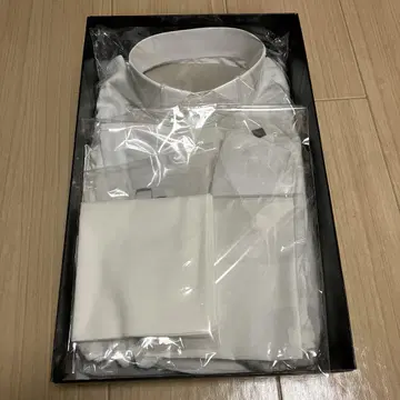 MARQUIS 화이트 셔츠 M 사이즈 부속물 있음