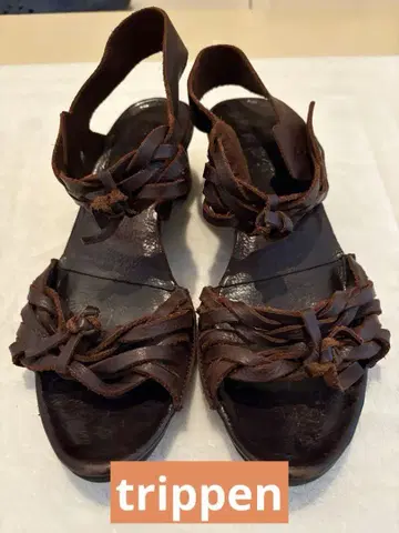 trippen 다크 브라운 뜨개질 샌들