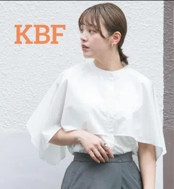 신상품 KBF 셔츠 블라우스 반팔 화이트 화이트 2WAY 망토 블라우스