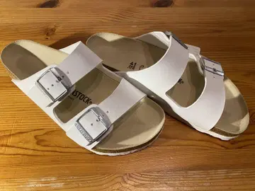 BIRKENSTOCK 버켄스탁 애리조나 샌들 화이트
