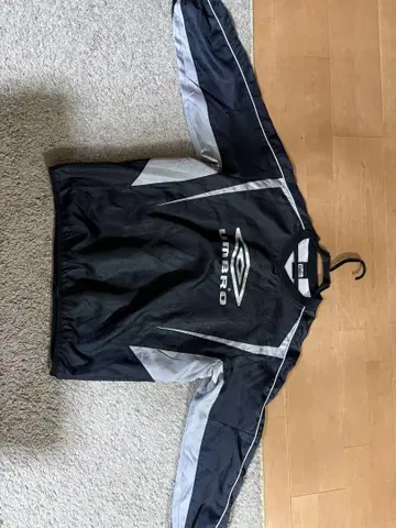Umbro 나일론 재킷 블랙/실버