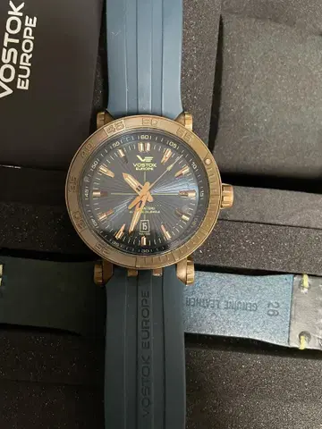 VOSTOK EUROPE 다이버스 스타일 시계 한정판