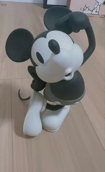 화이트 블랙 미키 프라이스 경품 피규어