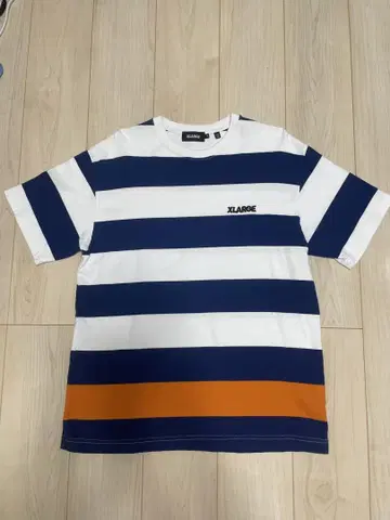 XLARGE 보더 티셔츠 M 사이즈