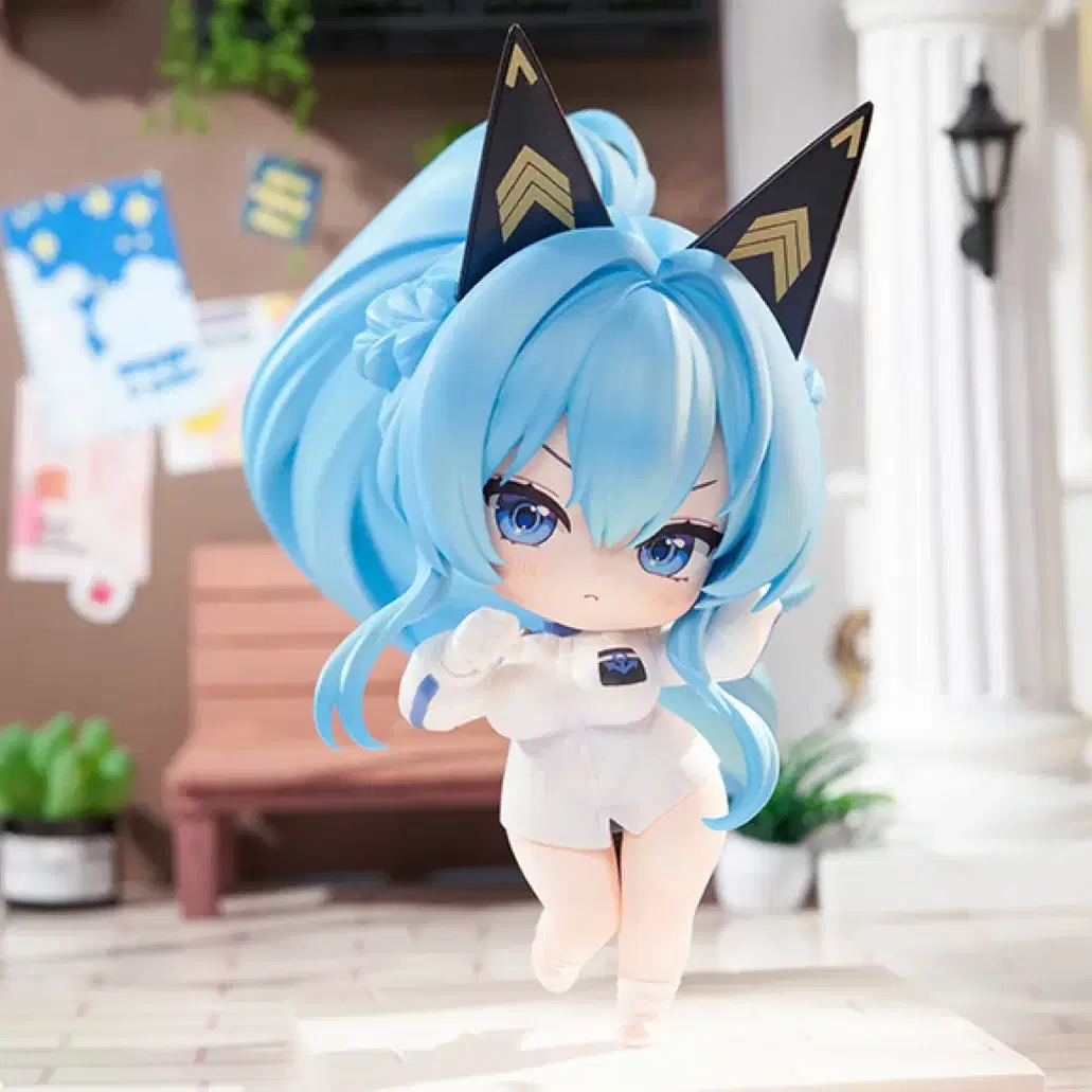 Goddess of Victory: Nikke x Harvey Sakura SD Figure Helm