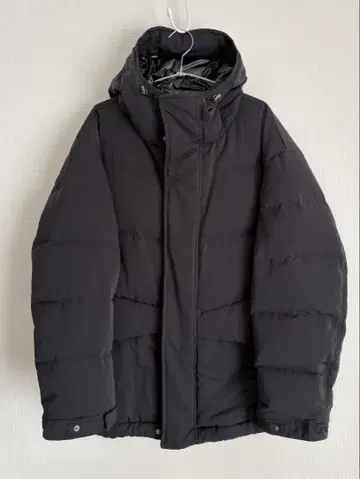 UNIQLO +J 하이브리드 다운 오버사이즈 자켓 블랙 L 사이즈