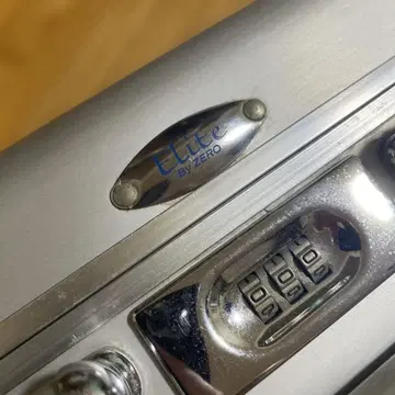 제로 탄력 버튼 ELite 아타셰 케이스