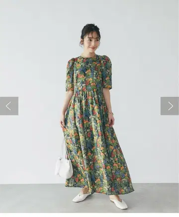 미사용 새상품 러브티크 모자 꽁지 보타니컬 프린트 파워 숄더 원피스