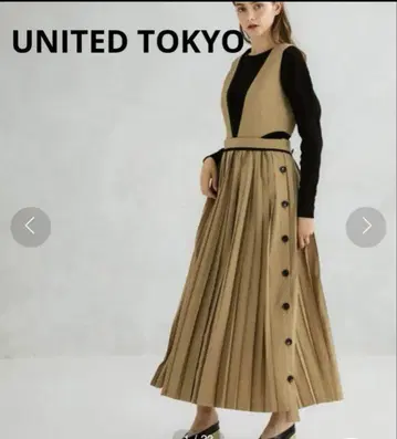 정가 26,000엔 UNITED TOKYO 플리츠 컷 아웃 원피스