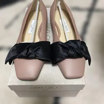 새상품 JIMMY CHOO 리본 포함 플랫슈즈