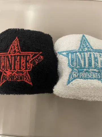 UNITE 리스트 밴드 세트 (블랙/화이트)