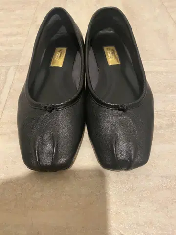 르탈론 GRISE 블랙 플랫슈즈