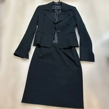 블랙 스커트 수트 싱글 버튼