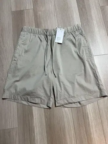 COS 베이지 숏팬츠 EUR S 일본 M 상당