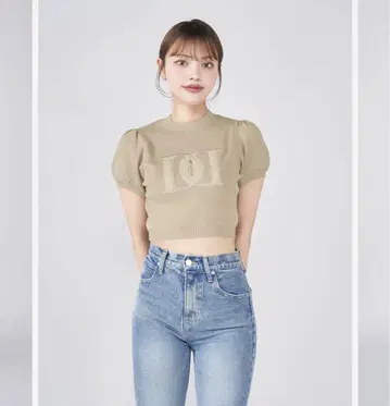 Darich 백 오픈 아플리케 니트 탑
