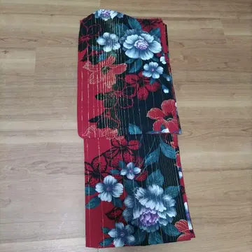 빨간색 블랙 플라워 무늬 유카타
