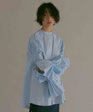 에트레토쿄 캔디 슬리브 턱 셔츠