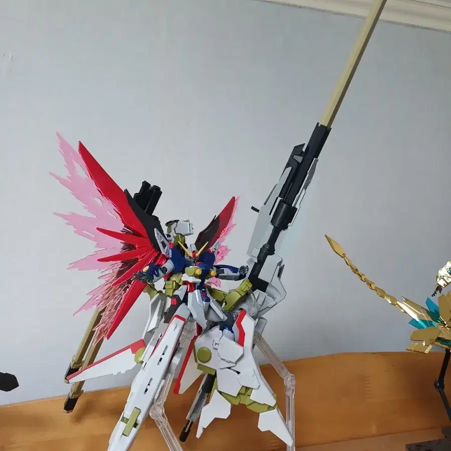 GUNDAM | 건담 HG Destiny Gundam Spec II + Zeus Silhouette