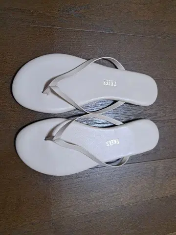 TKEES 베이지 플랫 샌들 23cm