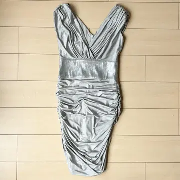 새상품급 TADASHI SHOJI 슬리브리스 개더 드레스