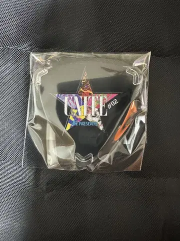 B'z UNITE 2 회장 한정판 가챠 피크 배지