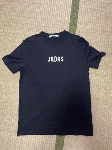 JUDAS 로고 블랙 티셔츠