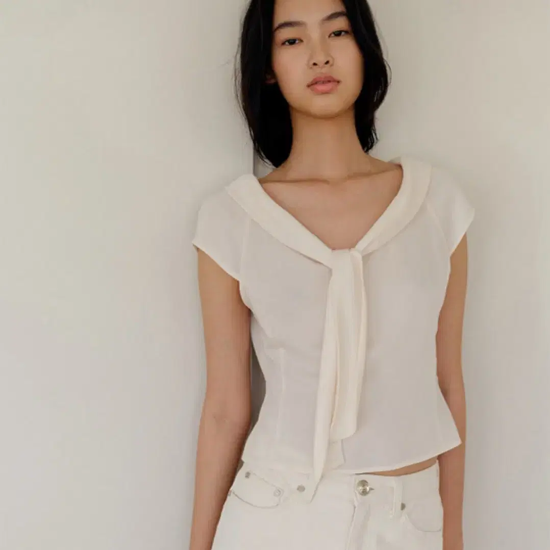 KINDERSALMON Bow Detailed Blouse