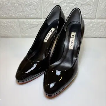 (새상품) DIANA 에나멜 레드 밑창 하이힐 22.5cm 블랙