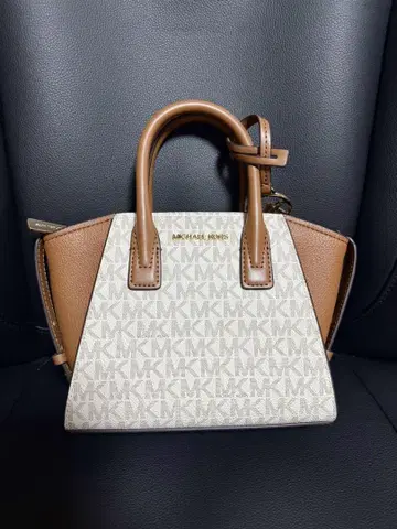 Michael Kors - 사첼 엑스트라 스몰 - MK 시그니처