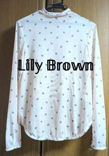 LILY BROWN 바리에 보틀넥 시어 상의