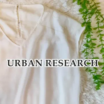 URBAN RESEARCH V넥 반팔 블라우스 절개 레이스 화이트